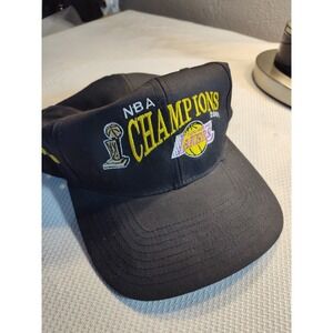 Vintage Los Angeles Lakers 2001 NBA Champions Snapback Hat Sports Illustrated